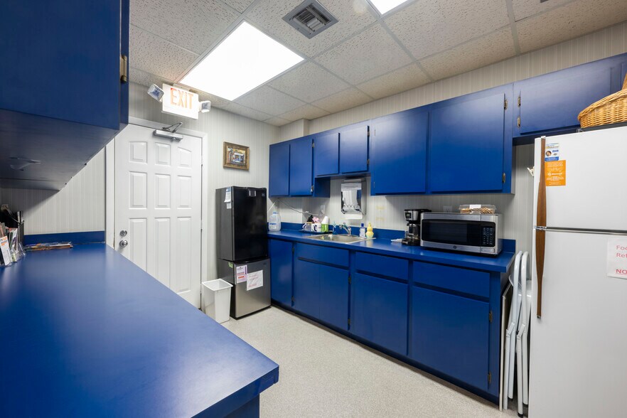 More Photos Of 1801 SE Hillmoor Dr, Port Saint Lucie Medical For Lease