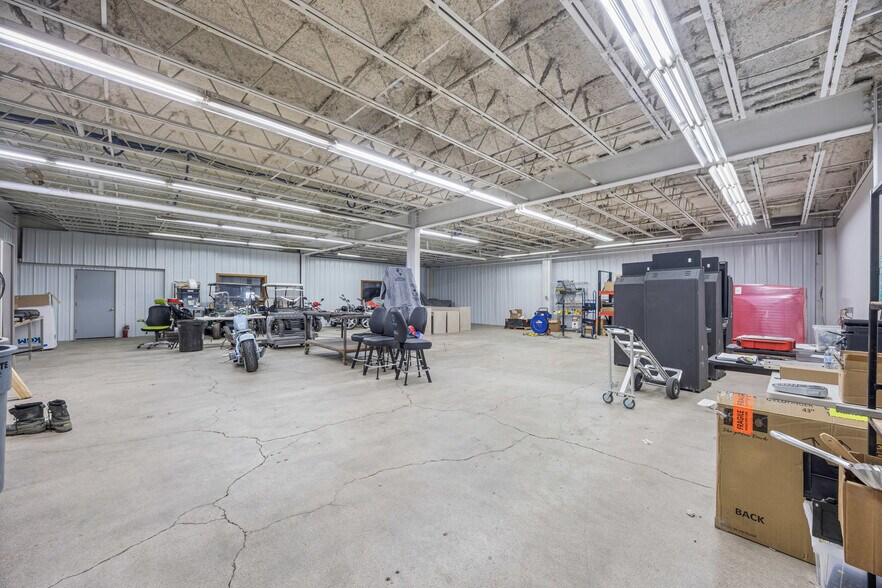 More Photos Of 3931 37th Ave SW, Fargo Manufacturing For Lease
