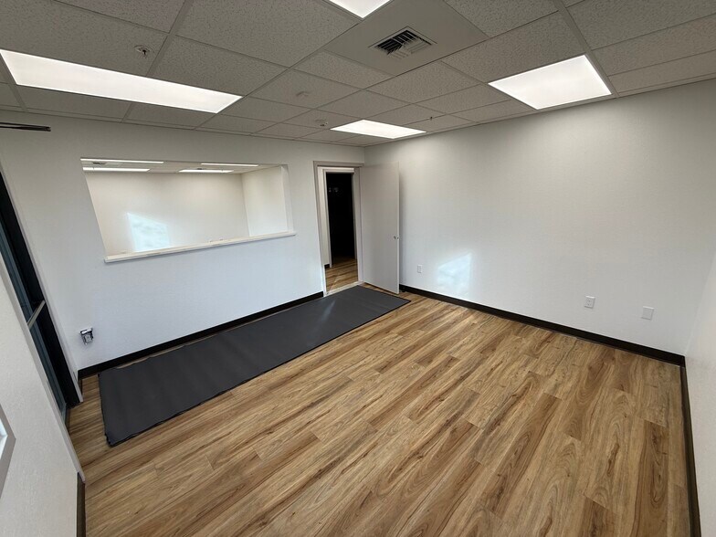 More Photos Of 2900 Sutherland Dr, Union Gap Manufacturing For Lease