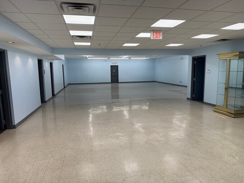 More Photos Of 5714 Central Ave, Portage Office For Sale