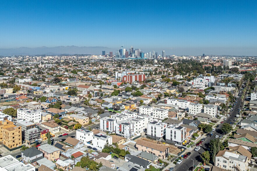 More Photos Of 1326 W 35th Pl, Los Angeles Apartments For Sale