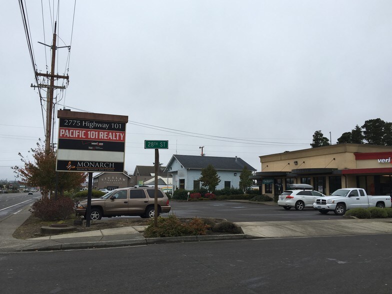 More Photos Of 2775 Highway 101, Florence Storefront Retail Residential For Lease