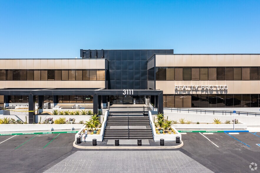 More Photos Of 3111 N Tustin Ave, Orange Office For Lease