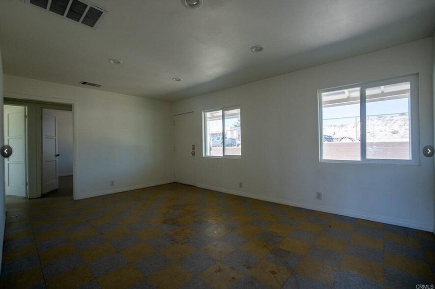 More Photos Of 14290-14298 Hesperia Rd, Victorville Bar For Sale