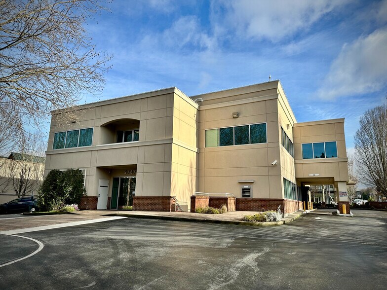 More Photos Of 2737 78th Ave SE, Mercer Island Office For Lease