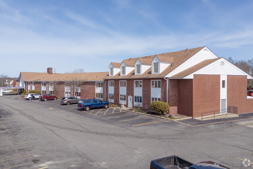 More Photos Of 213 Taunton Ave, Seekonk Hotel For Sale