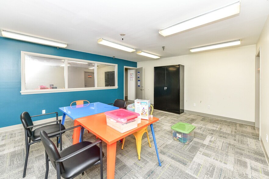 More Photos Of 1640 N Ritter Ave, Indianapolis Medical For Lease