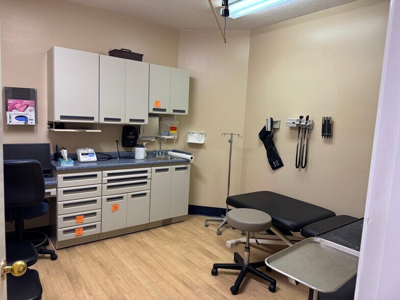 More Photos Of 97 Professional Way, Payson Office For Sale