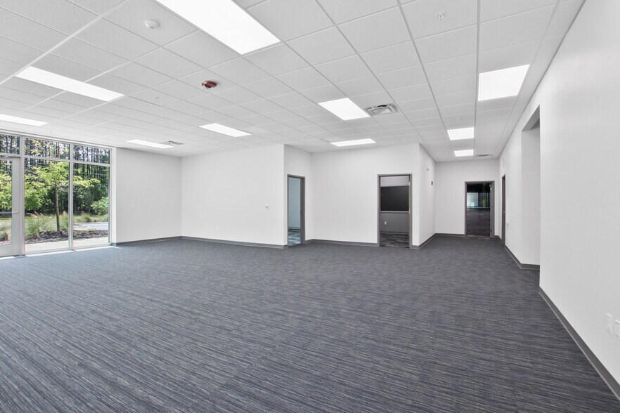 More Photos Of 157 Belgium Way, Summerville Unknown For Lease