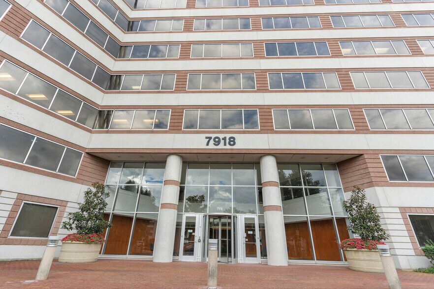 More Photos Of 7918 Jones Branch Dr, McLean Office For Lease