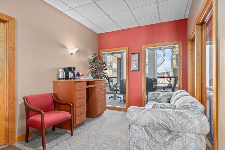 More Photos Of 600 S Main St, Oshkosh Office For Lease