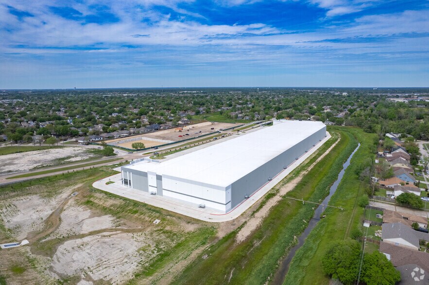 More Photos Of 11500 Antoine, Houston Warehouse For Lease