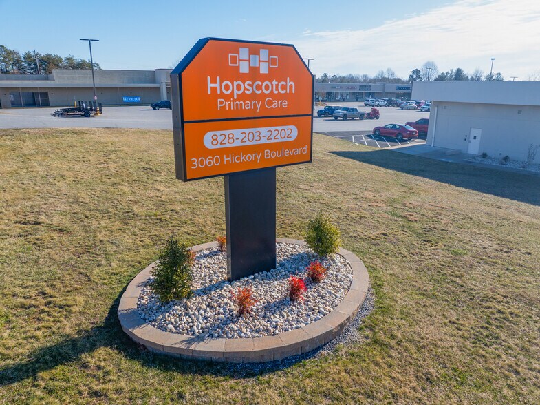 More Photos Of 3060 Hickory Blvd, Hudson Medical For Sale