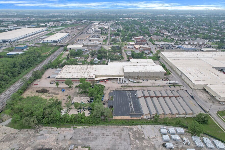 More Photos Of 521 Marion Rd, Columbus Warehouse For Sale