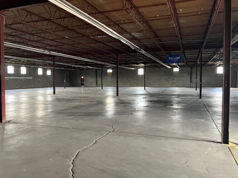 More Photos Of 105 C St, Kenova Warehouse For Lease