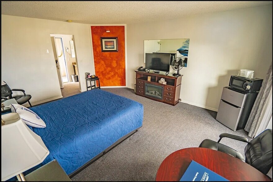 More Photos Of 460 Highway 101, Bandon Hotel For Sale