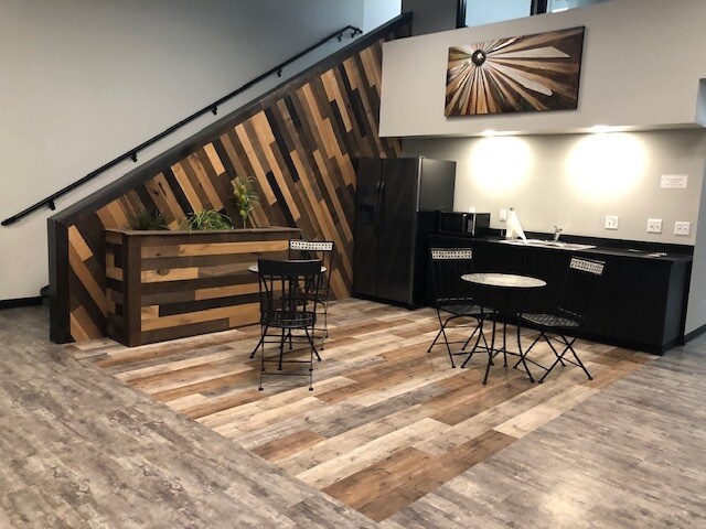 More Photos Of 550 S Main St, Lebanon Office For Sale