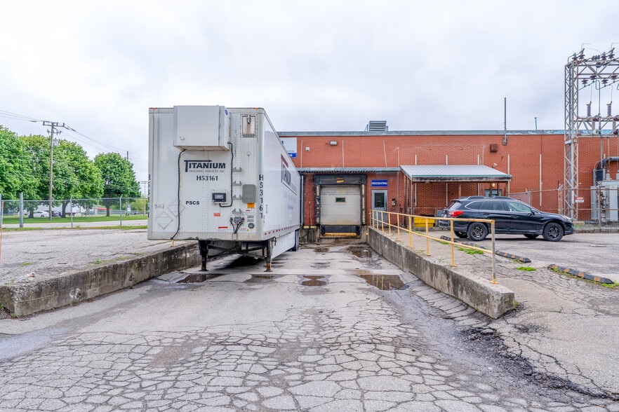 More Photos Of 10 Spalding Dr, Brantford Industrial For Sale