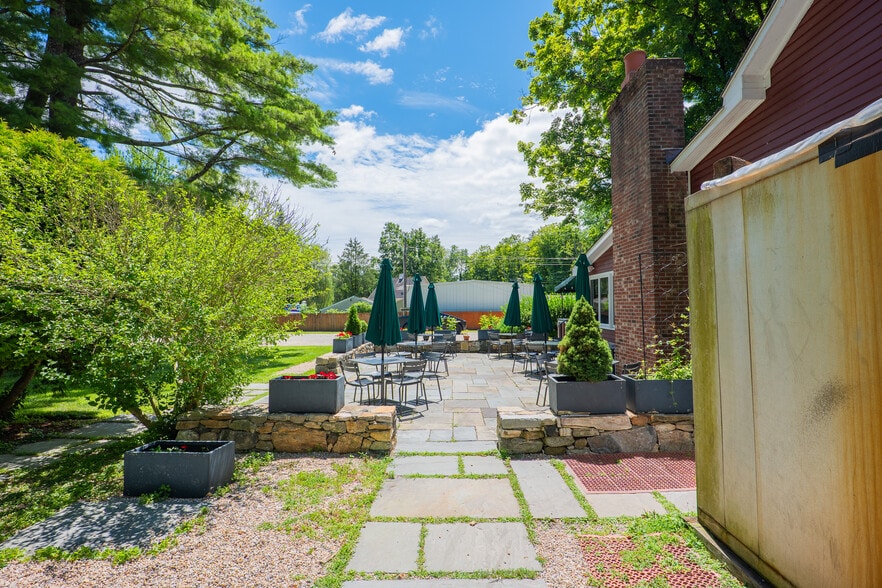 More Photos Of 333 Kent Rd, Kent Restaurant For Sale