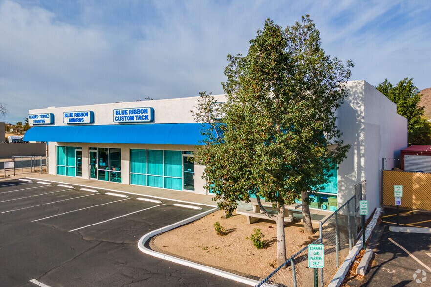 More Photos Of 15026 N Cave Creek Rd, Phoenix Freestanding For Sale