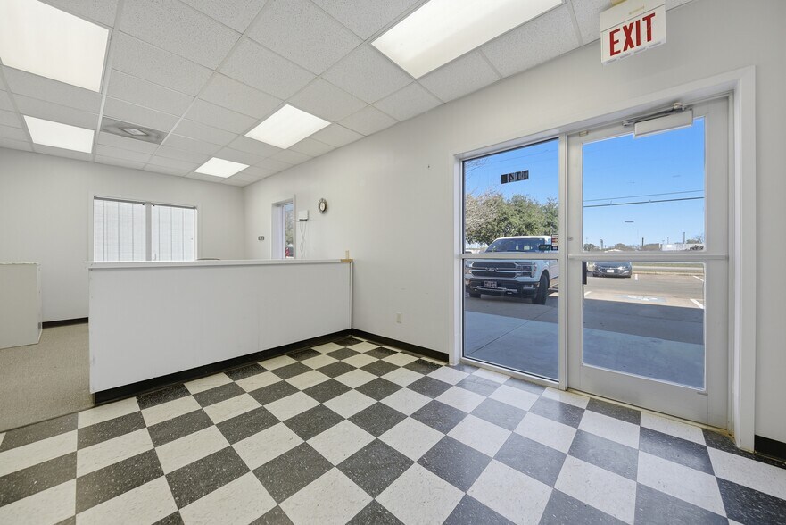 More Photos Of 1140 Finfeather Rd, Bryan Flex For Lease