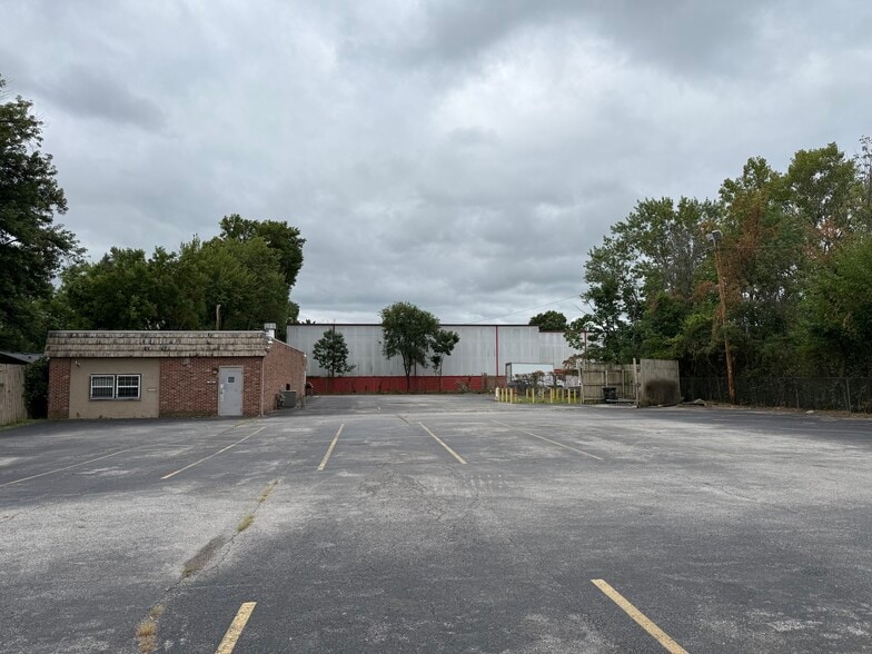 More Photos Of 3875-3883 E Livingston Ave, Columbus Warehouse For Lease