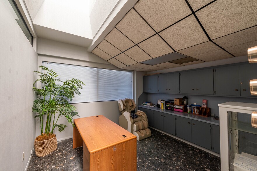 More Photos Of 312 E 2nd St, Alice Healthcare For Sale