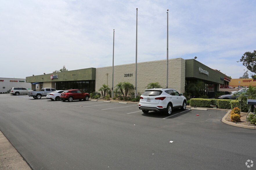 More Photos Of 22831 Lake Forest Dr, Lake Forest Office For Lease