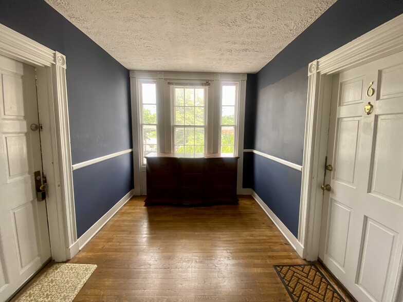 More Photos Of 406 N Loudoun St, Winchester Apartments For Sale