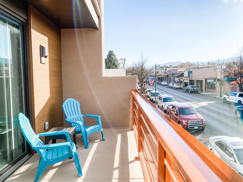 More Photos Of 1039 N Main St, Cottonwood Storefront Retail Residential For Sale