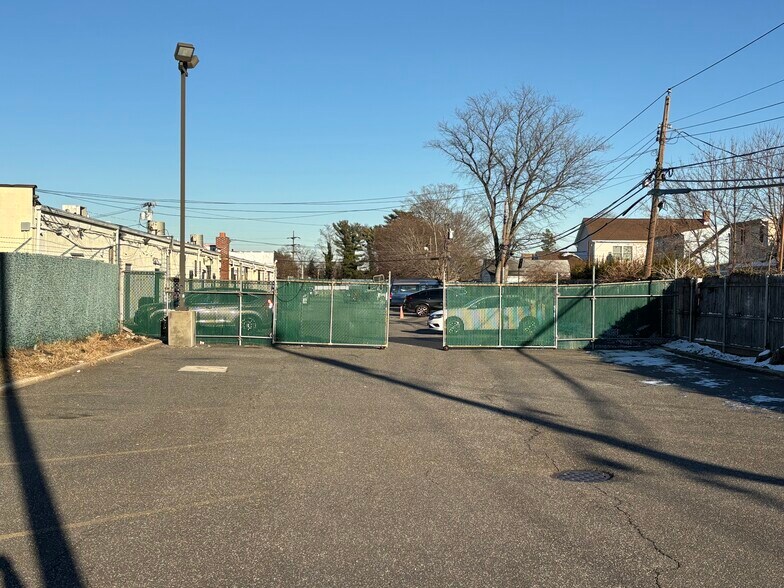 More Photos Of 22 Hempstead Tpke, Farmingdale Land For Lease
