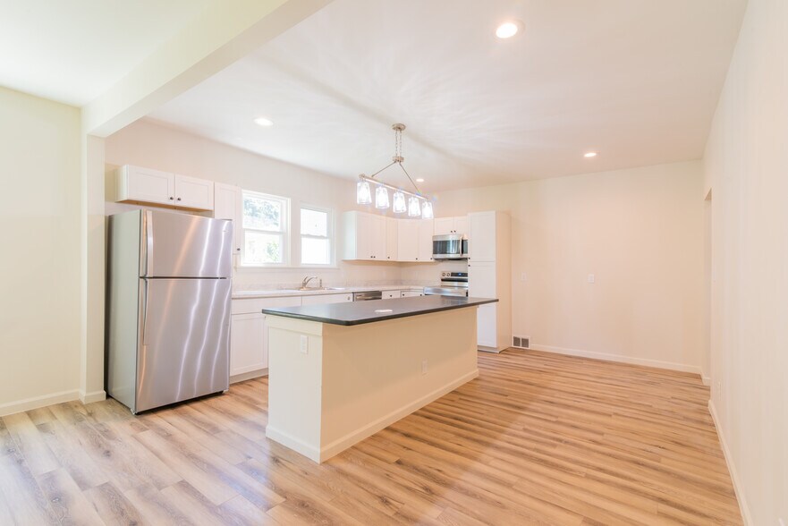 More Photos Of 506 E Marion St, Shelby Apartments For Sale