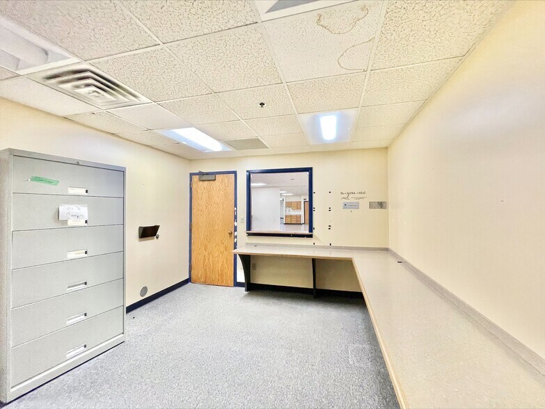 More Photos Of 3229 Broadway St, Gary Office For Lease