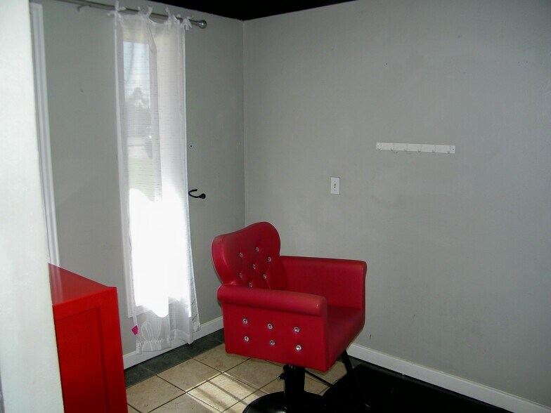 More Photos Of 604 N Van Buren St, Enid Freestanding For Sale