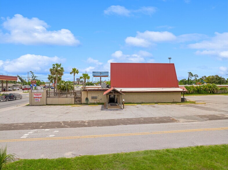 More Photos Of 1623 W 15th St, Panama City Bar For Sale