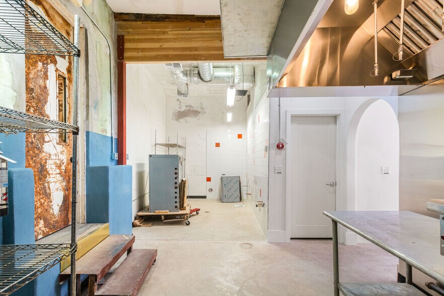 More Photos Of 78 Main St, Bisbee Restaurant For Sale