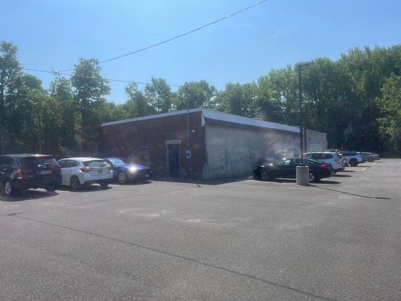 More Photos Of 2127 Hamilton Ave, Hamilton Office For Sale