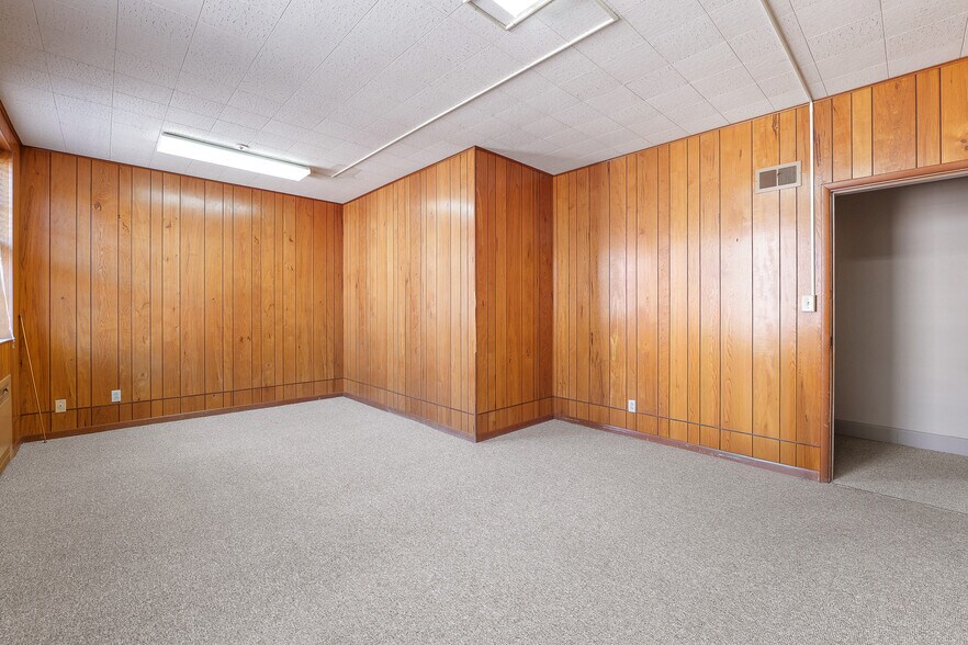 More Photos Of 6 E 1st St, Fond Du Lac Office For Sale