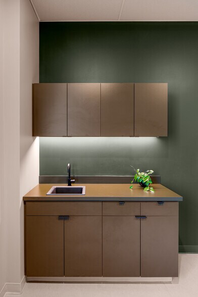 More Photos Of 17449 SW Boones Ferry Rd, Lake Oswego Medical For Sale