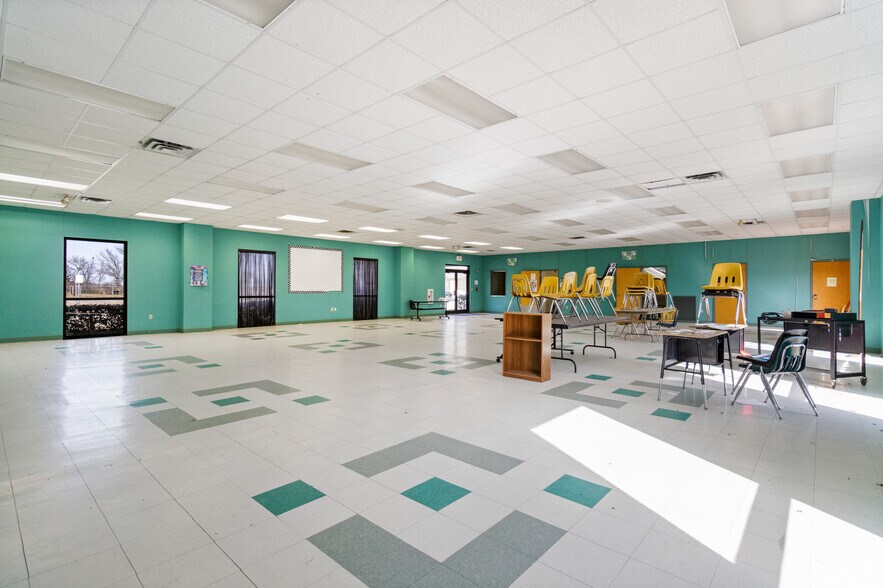 More Photos Of 214 N School St, Winfield Light Distribution For Sale