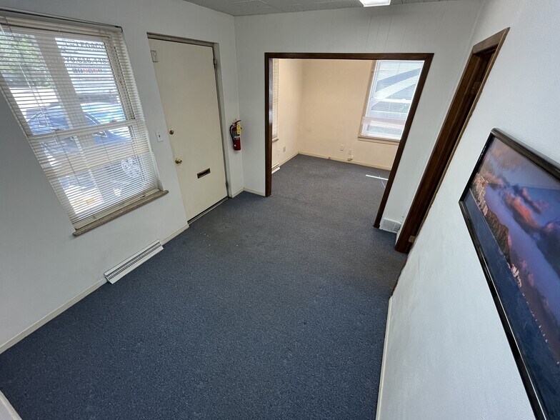 More Photos Of 1510 Glen Ayr Dr, Lakewood Office For Lease