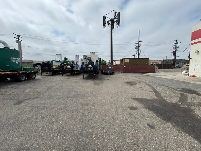More Photos Of 3330 29th St, Long Beach Distribution For Lease