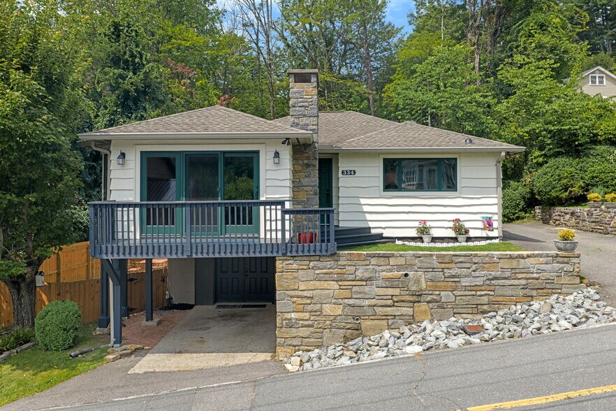 More Photos Of 334 Hill St, Blowing Rock Specialty For Sale