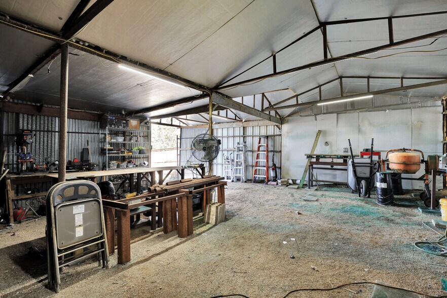 More Photos Of 1016 E Borgfeld Dr, San Antonio Flex For Sale