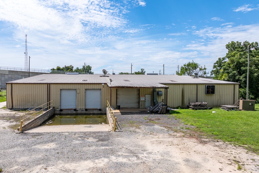 More Photos Of 908 W Hill Ave, Valdosta Warehouse For Sale