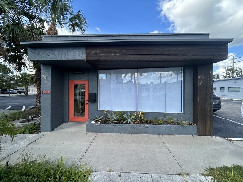 Primary Photo Of 1533 Dolphin St, Sarasota Freestanding For Lease