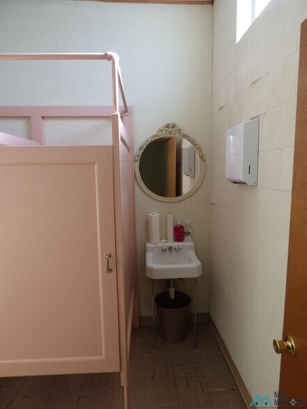 More Photos Of 311 Garfield Ave, Springer Freestanding For Sale