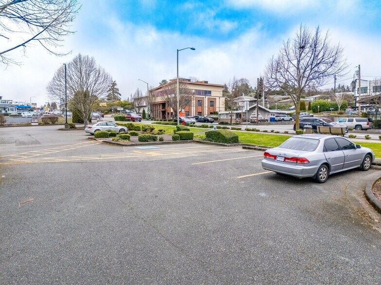 More Photos Of 22633 Marine View Dr S, Des Moines Fast Food For Sale