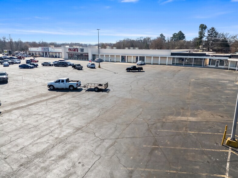 More Photos Of 1900 E Cherokee Ave, Sallisaw Storefront For Sale