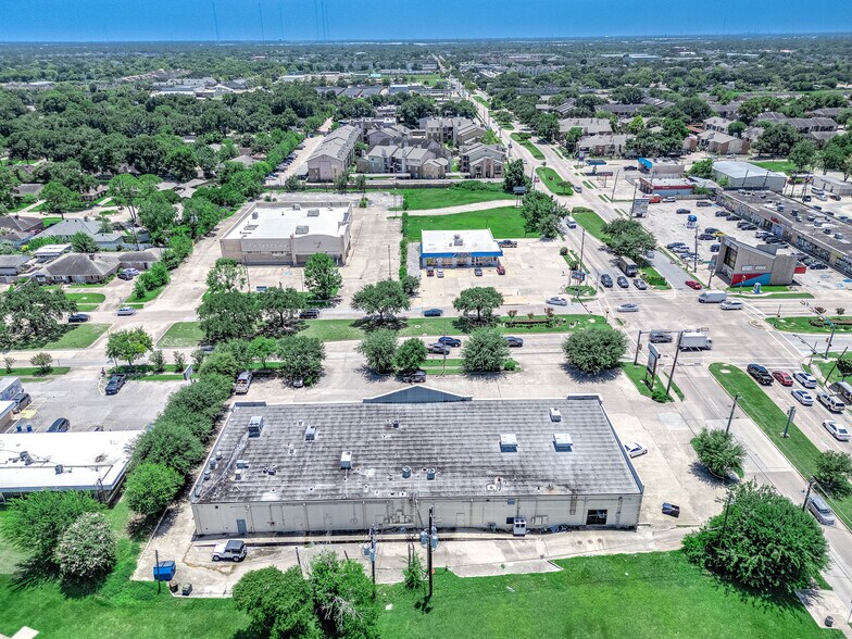 More Photos Of 8530 S Braeswood Blvd, Houston Freestanding For Lease